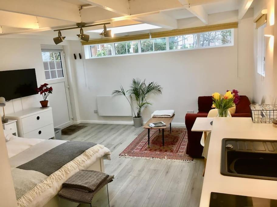 Brighton Boutique Garden Studio With Free Parking Exteriör bild