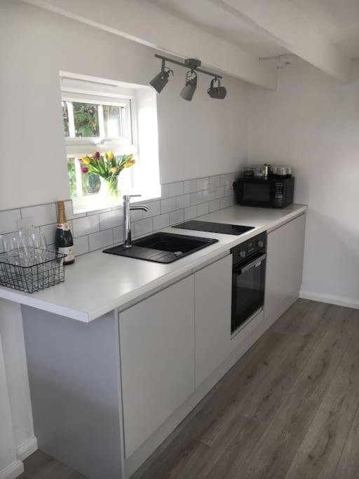 Brighton Boutique Garden Studio With Free Parking Exteriör bild